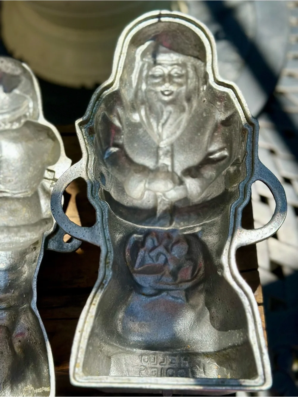 Vintage 12 inch Cast Aluminum Santa Cake Mold Hello Kiddies Christmas Bakeware